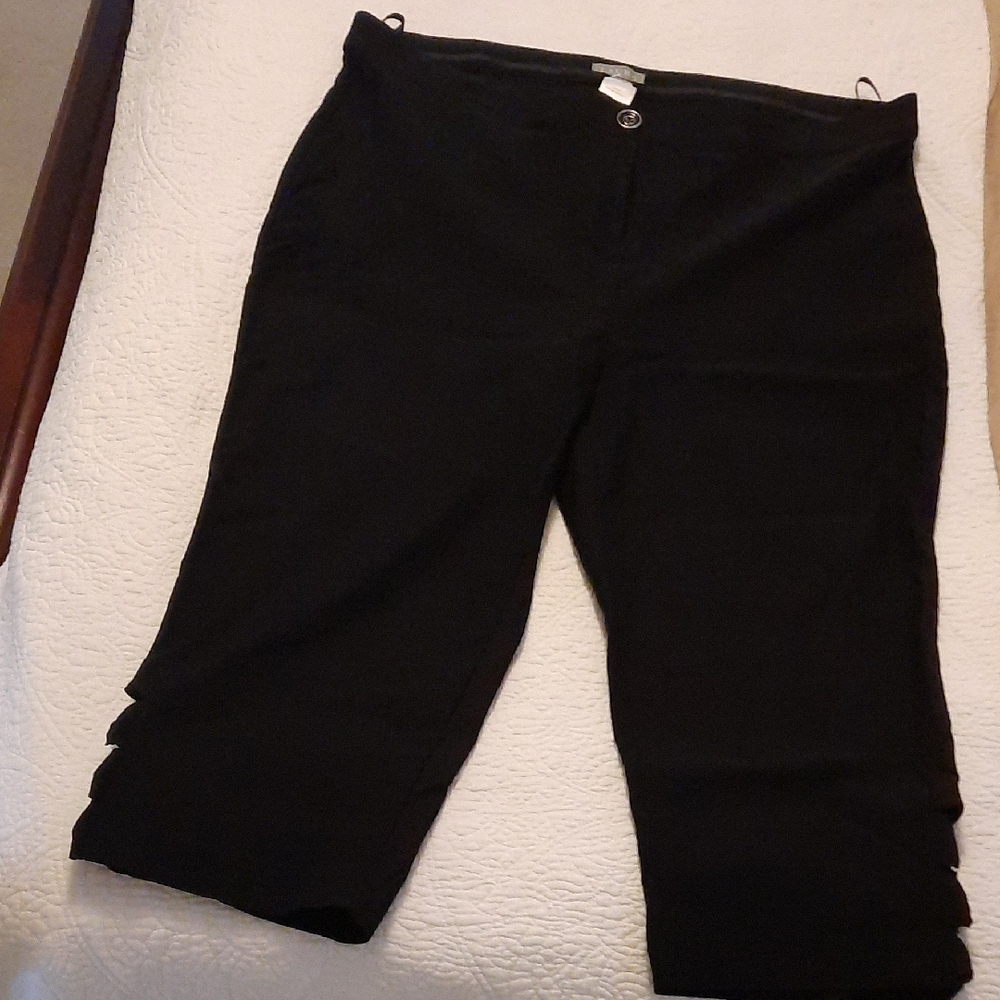 Classic Black Cropped Ponte Pants - Women's Ankle-Length